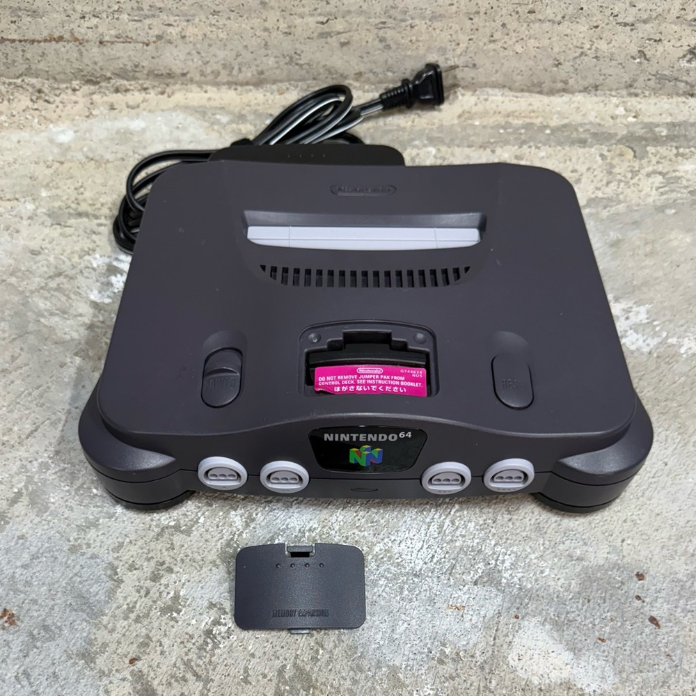 Nintendo 64 N64 Console Bundle 2 OEM Controllers Tested Working - Picture 6 of 9